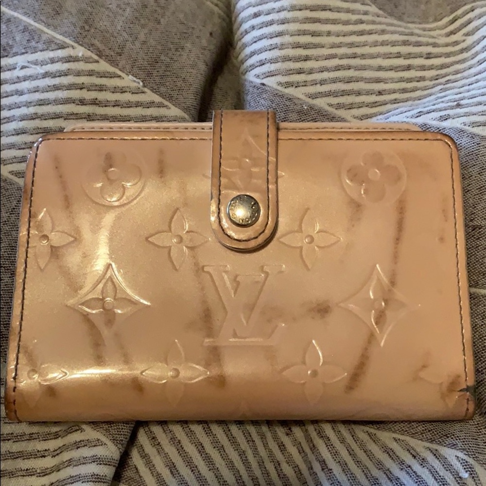 Light pink Louis Vuitton wallet